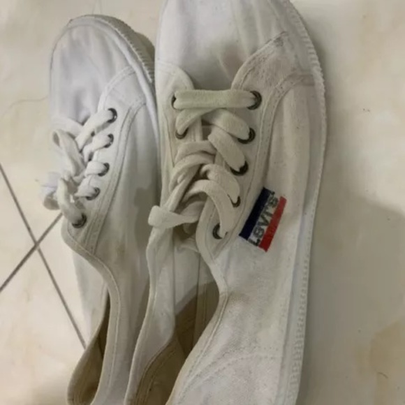Levis Canvas Shoes - Picture 2 of 4